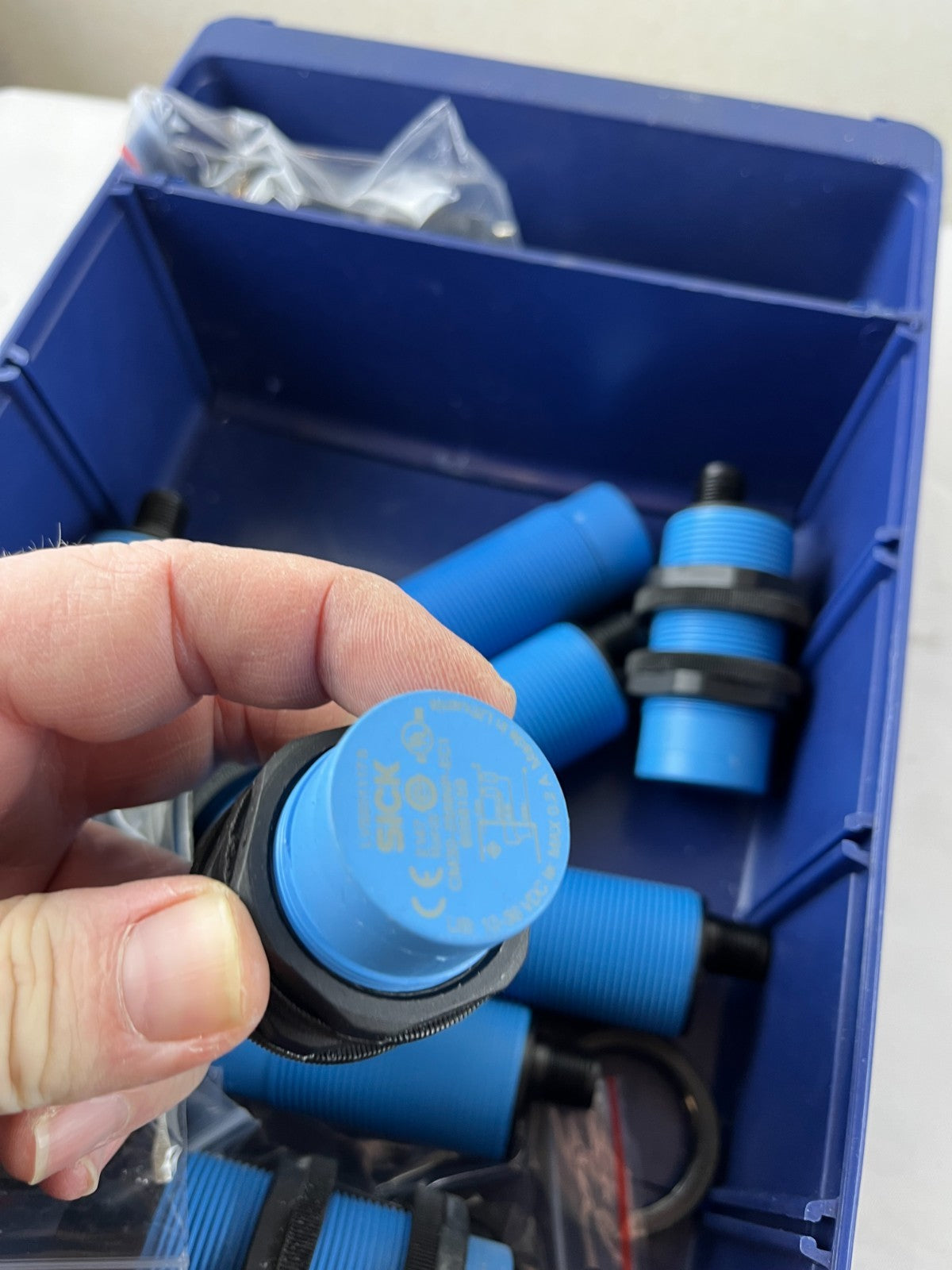 Sick UM30 Ultrasonic Sensor Lot 10pcs New M30 2m-8m Range Blue UM30-213 UM30-215