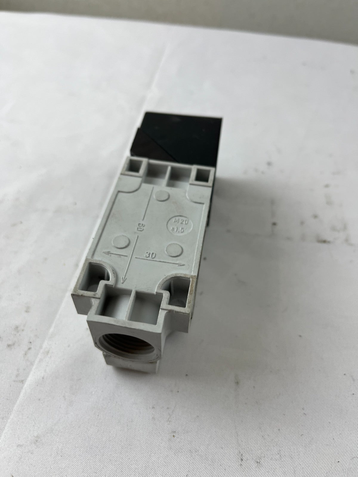 Balluff BES 517-134-M6-H Unisensor Inductive Sensor 10-30VDC 20mm Used Spare