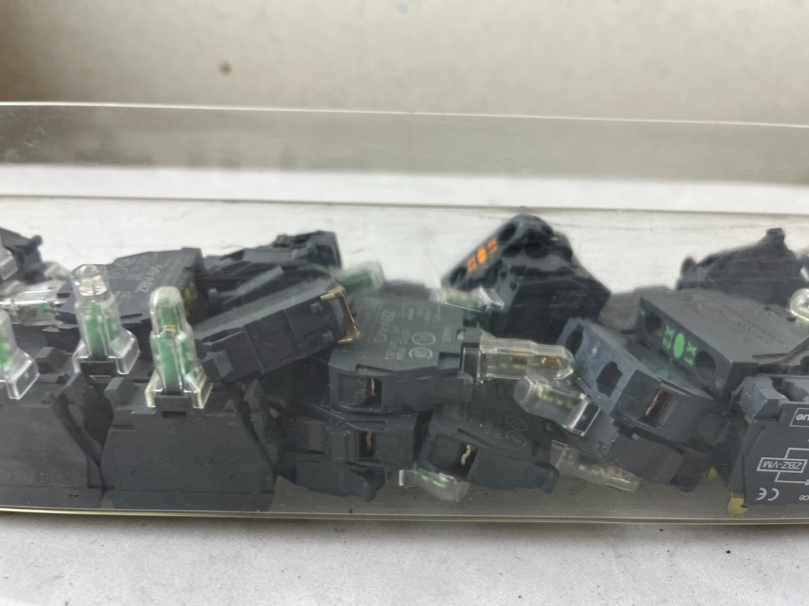 Schneider Electric ZBVM3 Harmony ZBV Green LED Light Blocks 230–240 V AC Lot Mix