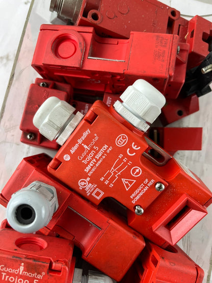 LOT 8x Safety Interlock Switches GuardMaster Trojan 5 Allen-Bradley USED WORKING