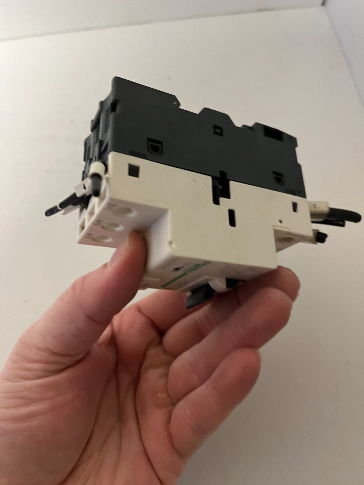 Schneider Electric GV2-RT07 Motor Circuit Breaker 1.6–2.5A TeSys GV2 Used Spare