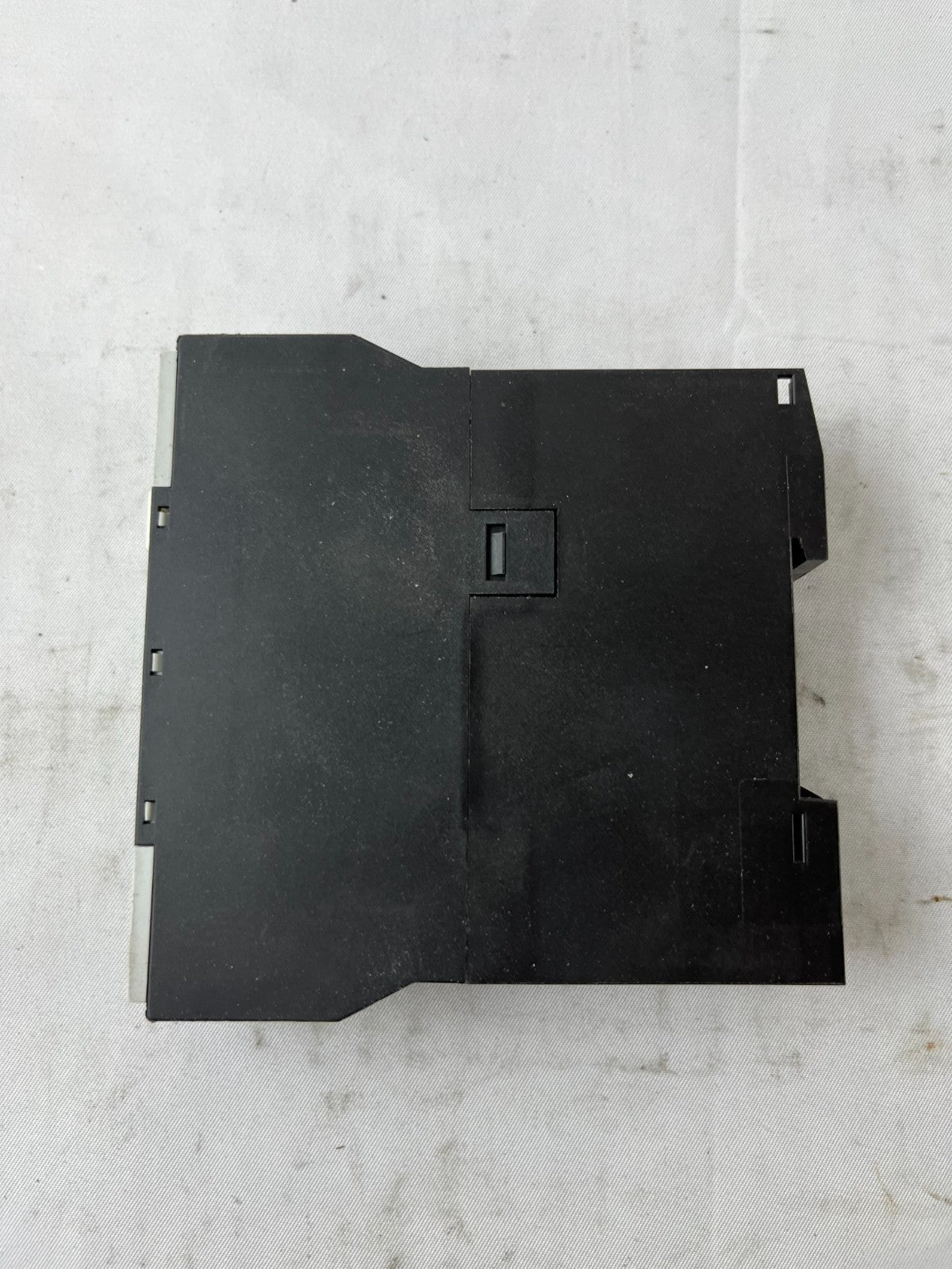 Siemens 3UN2100-0AN7 Thermistor Motor Protection Relay 220-240V DIN Rail Used