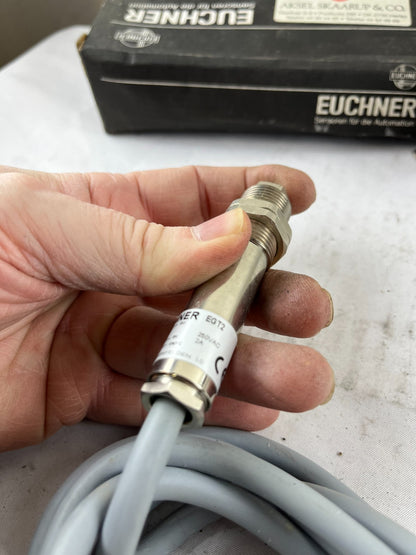 Euchner EGT2-2000 001864 Precision Single Hole Limit Switch 250VAC 2A New