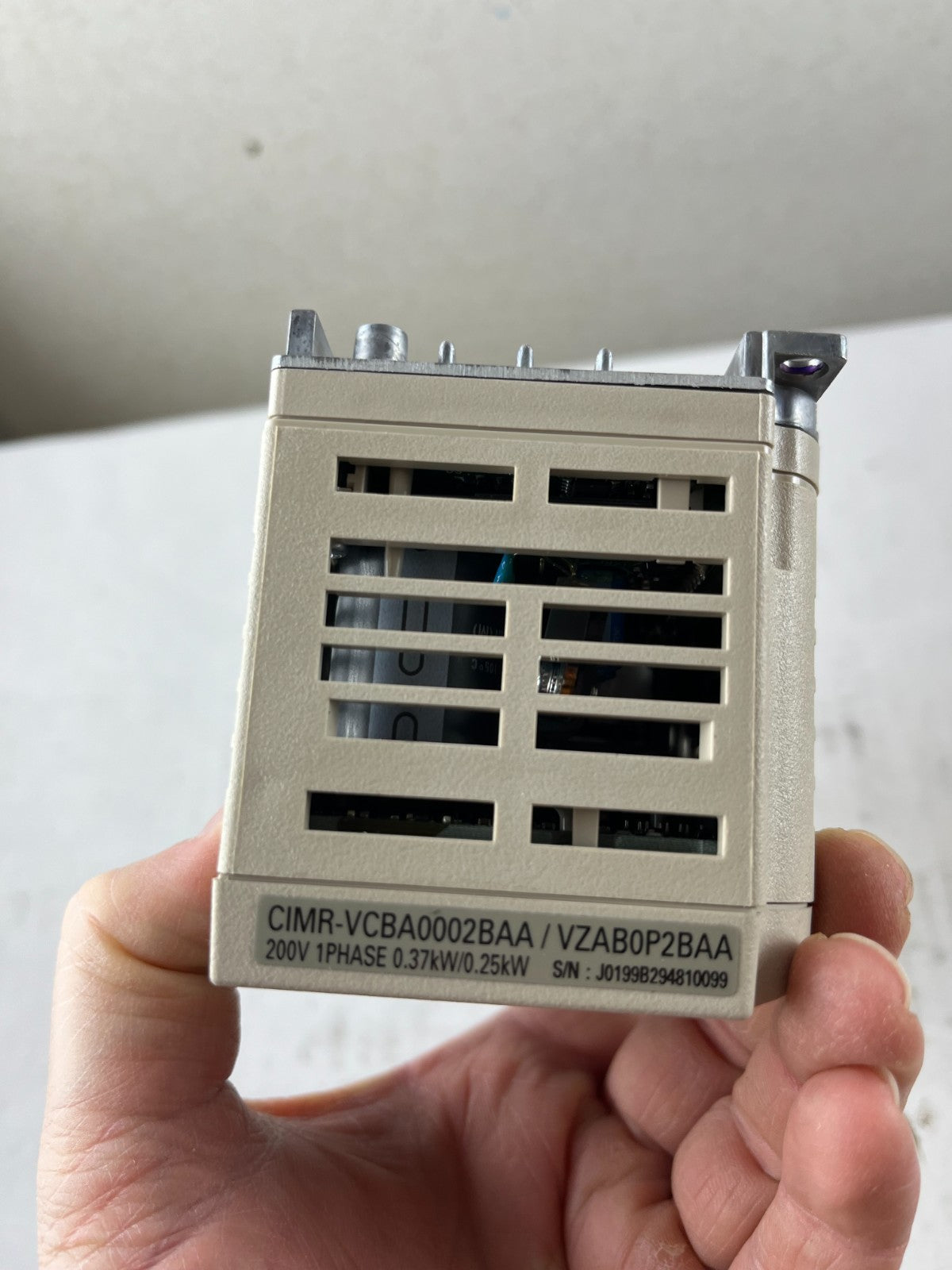 Yaskawa V1000 CIMR-VCBA0002BAA VFD 200-240VAC 0.37kW AC Drive Used Spare Unit