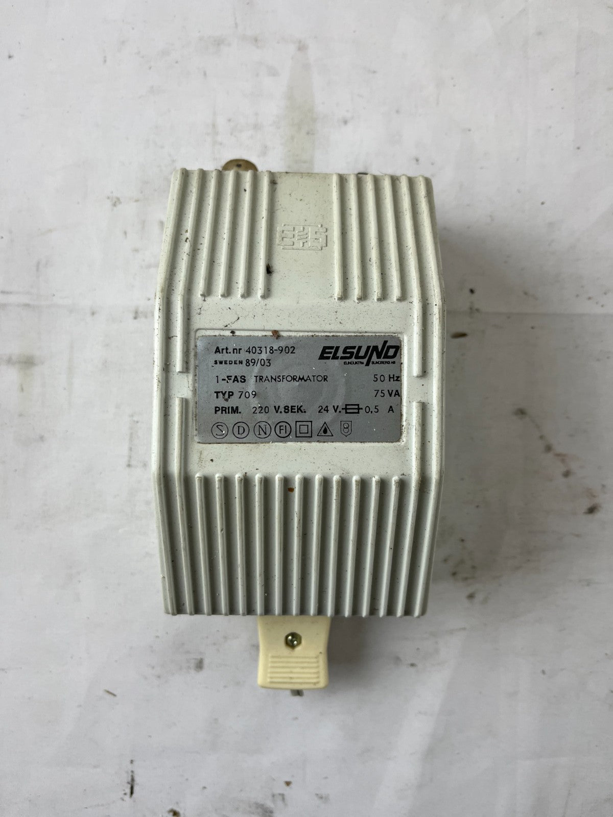 Elsund 40318-902 Typ 709 75VA 220V to 24V 0.5A Control Transformer Used Spare