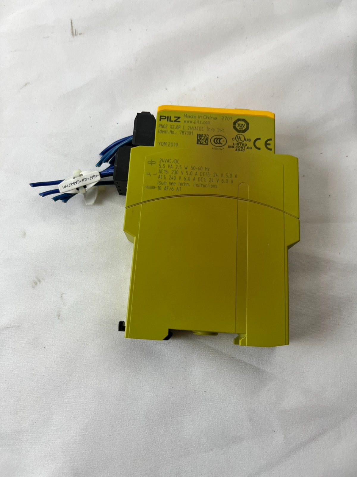 Pilz 787301 PNOZ X2.8P Safety Relay 24VAC/DC E-Stop 3n/o 1n/c Used Working Spare