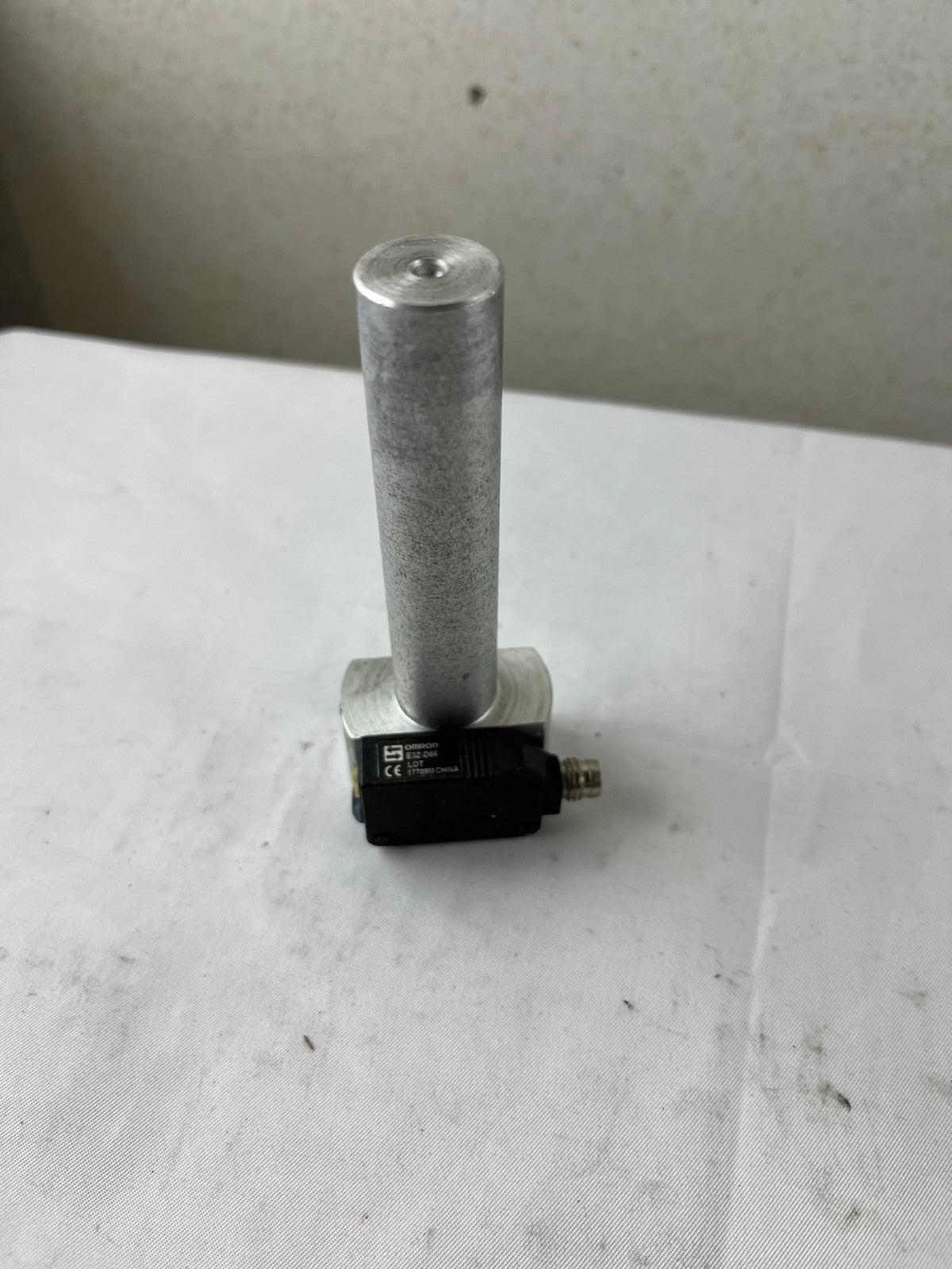 Omron E3Z-D66 Photoelectric Sensor M8 Used w/ Mounting Bracket Spare Unit
