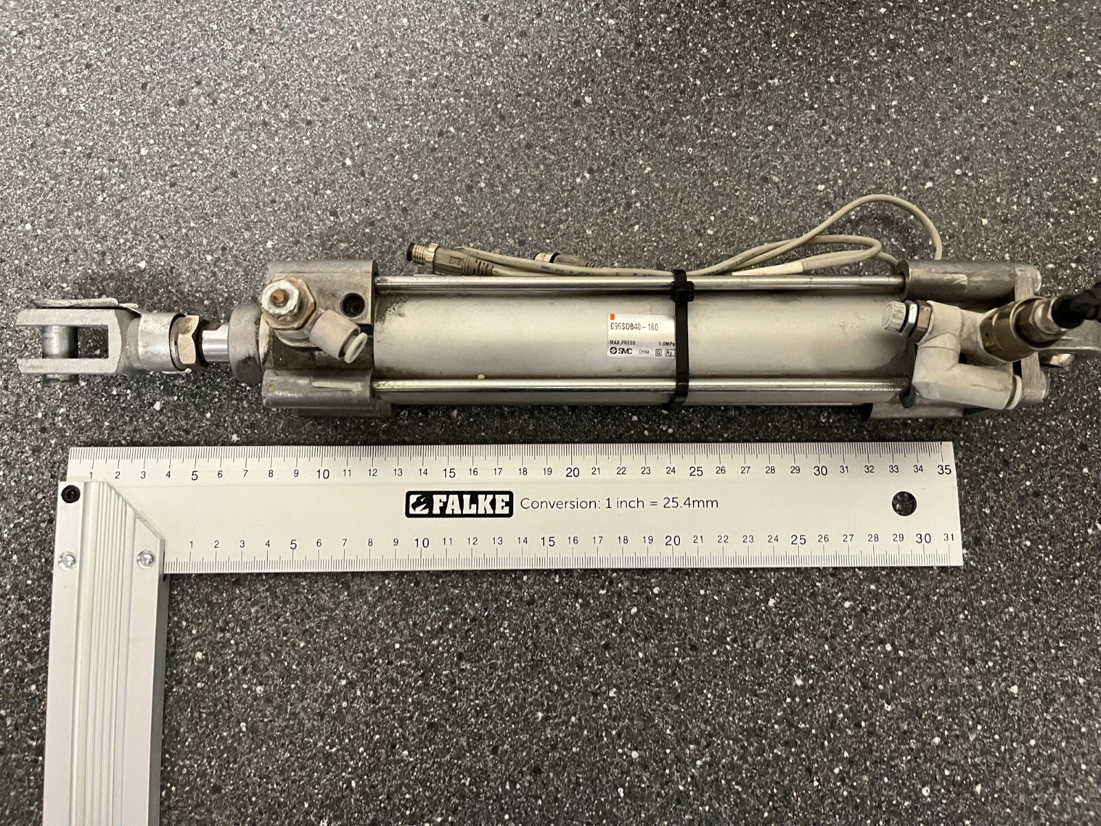 SMC Pneumatic Cylinder CS95D040-160U, Double Acting, 160mm Stroke, Tested
