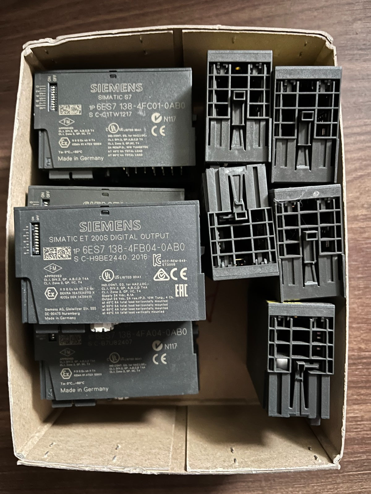 Siemens 6ES7138-4FB04-0AB0 ET 200S F-DQ 4x24V/2A PROFIsafe Digital Output Module