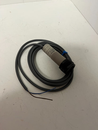 Omron E3F2-7L 2M Photoelectric Switch 10-30VDC New  - Spare Parts