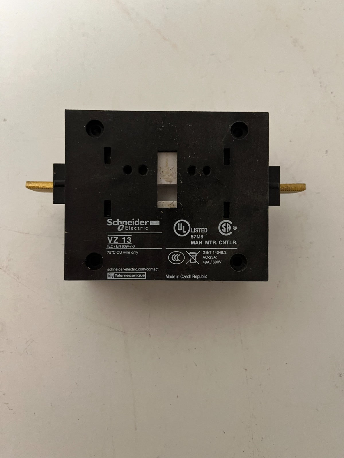 Schneider Electric VZ13 TeSys VARIO Neutral Block 175A 690V IEC Used