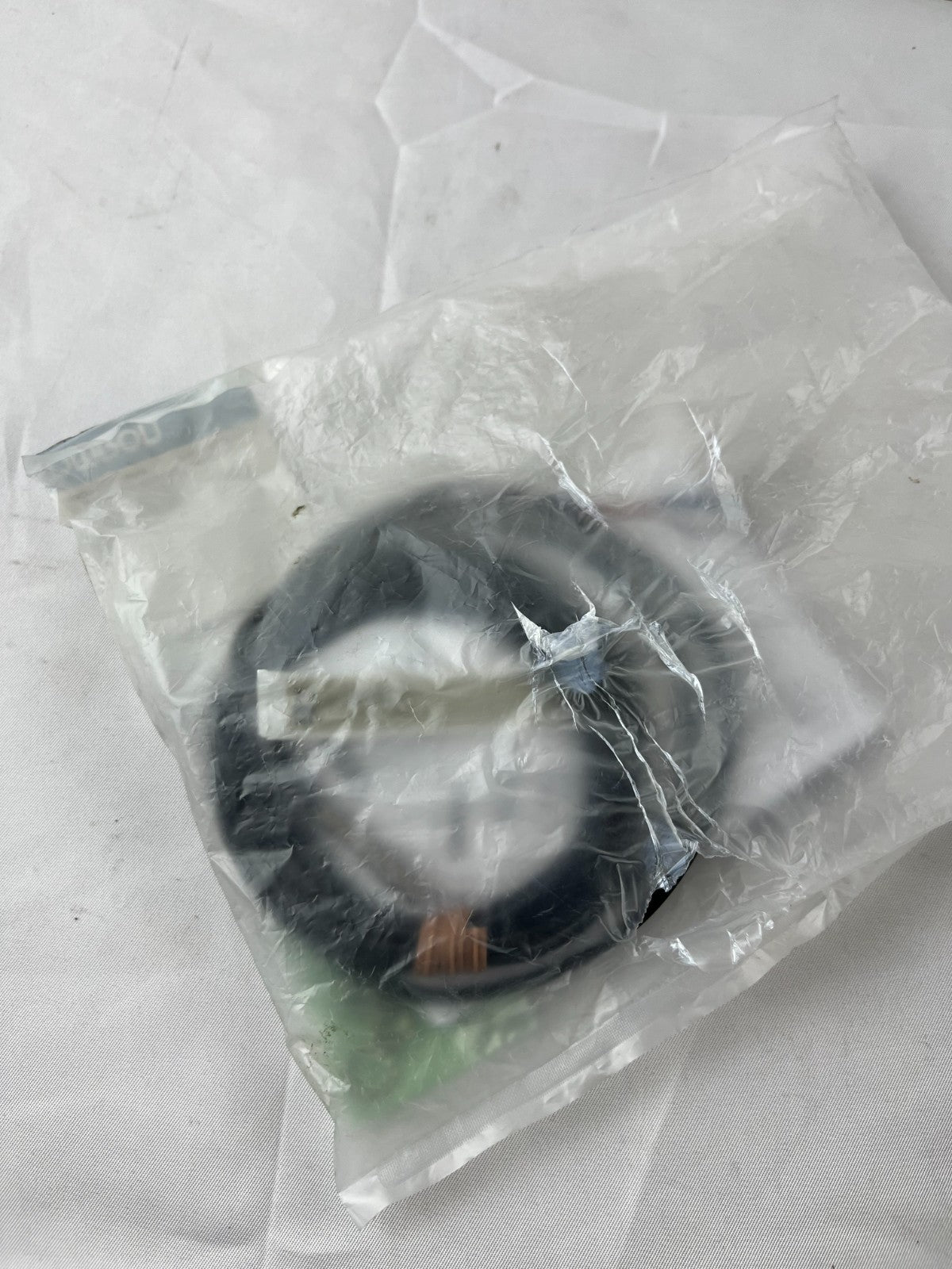 OMRON E2E-S05S12-WC-B2 Proximity Sensor NEW M5 1.2mm PNP NC 10-30VDC 2m Sealed