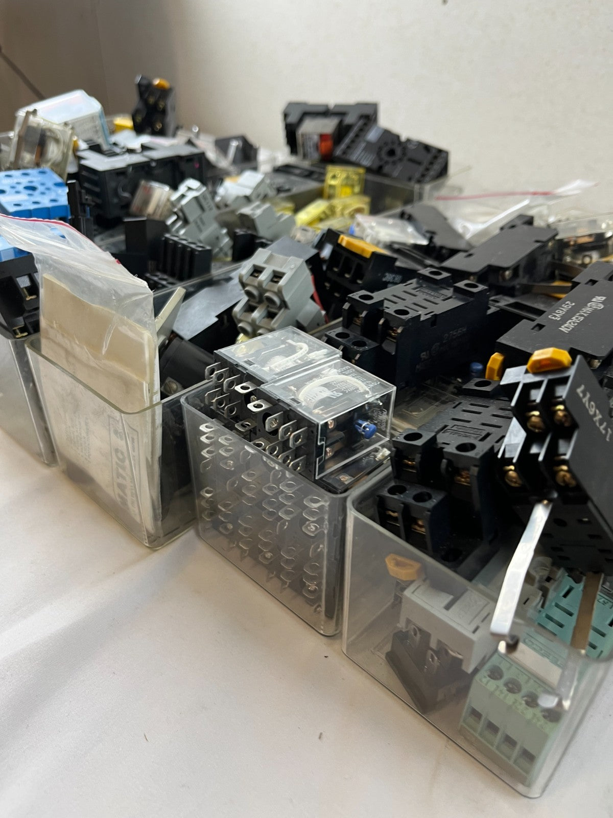 Mixed Industrial Relay Huge Lot Finder Schrack Omron Plug-In Relays Sockets Used