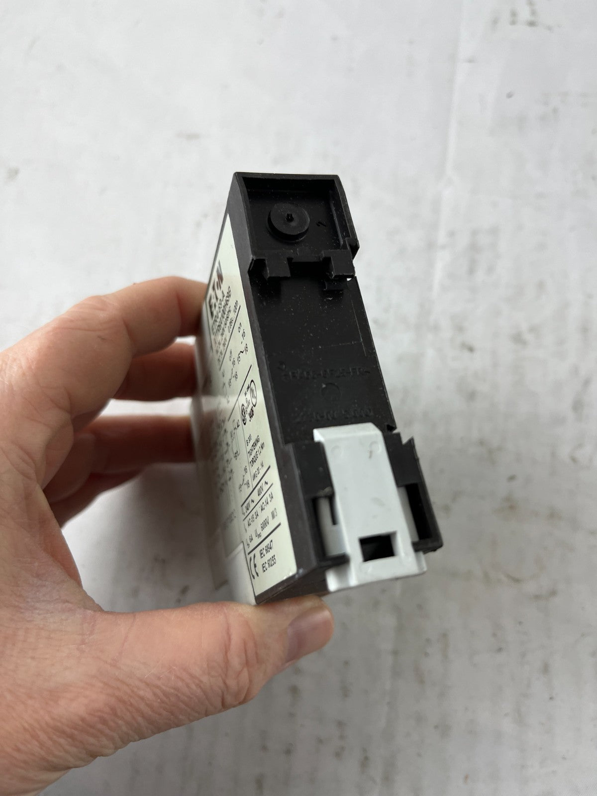 Eaton ETR4-69-A Timer Relay 24-240VAC/DC 0.05s-100h Multi Function Used Spare