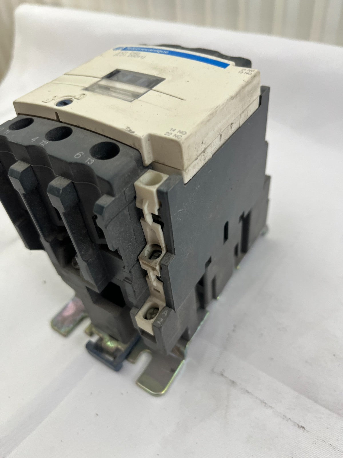 Telemecanique LC1 D50 (LC1 D5011) AC Contactor, 80A 3P, Schneider Electric, Used