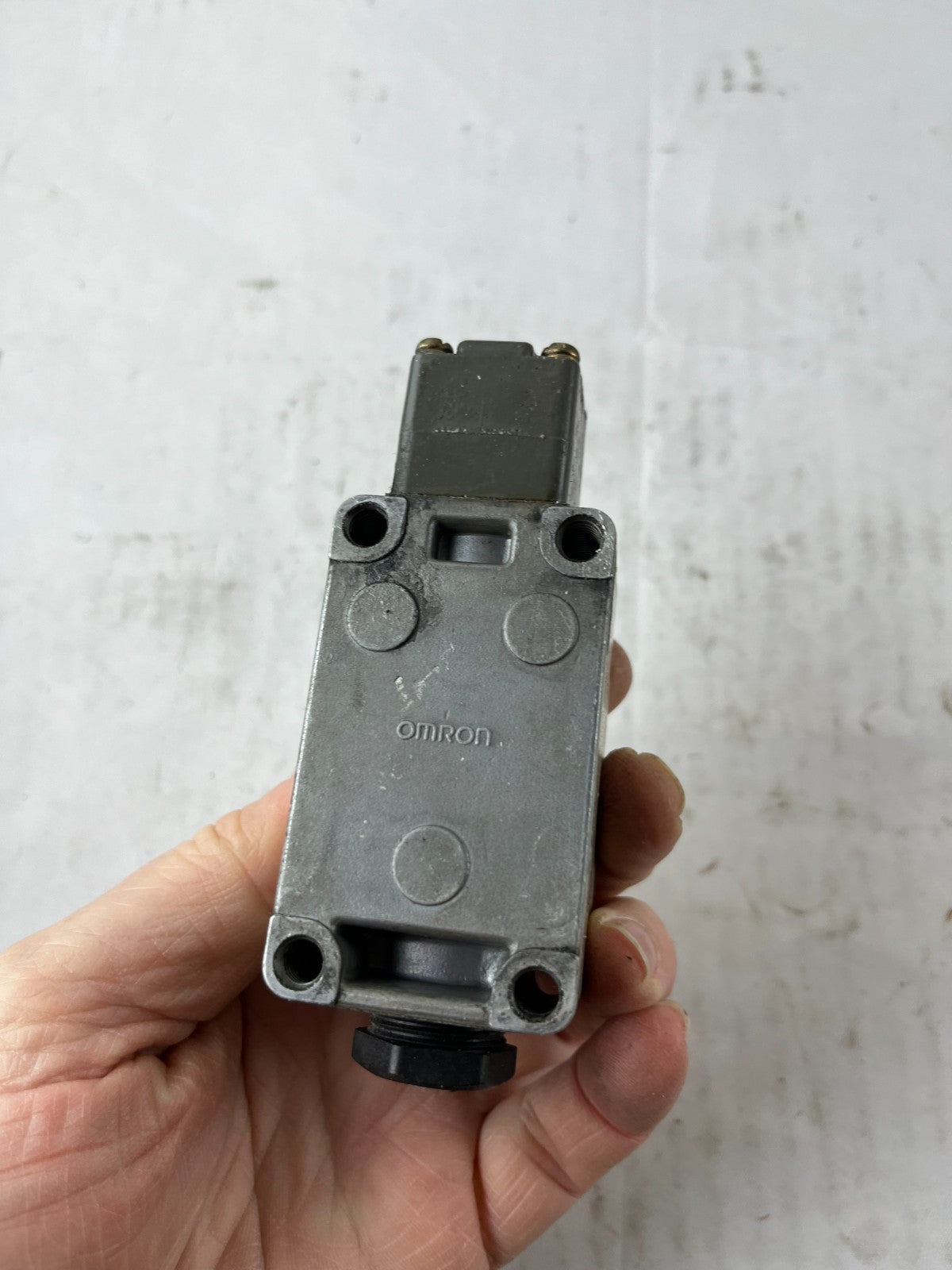 Omron WL Limit Switch WL3A2-G 10A 500V Rotary Shaft Used Spare Unit