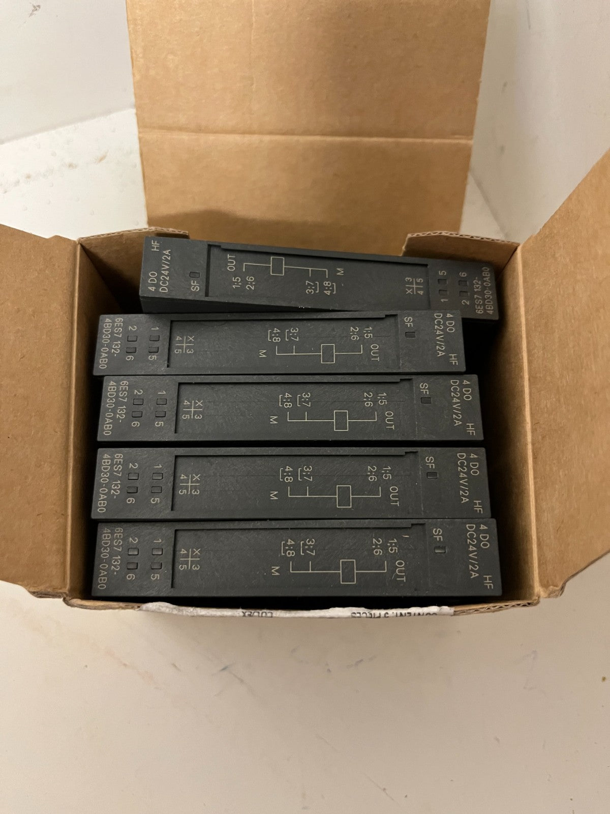 Siemens 6ES7 132-4BD30-0AB0 Digital Output Module 4DO DC24V 2A HF Lot of 5 New