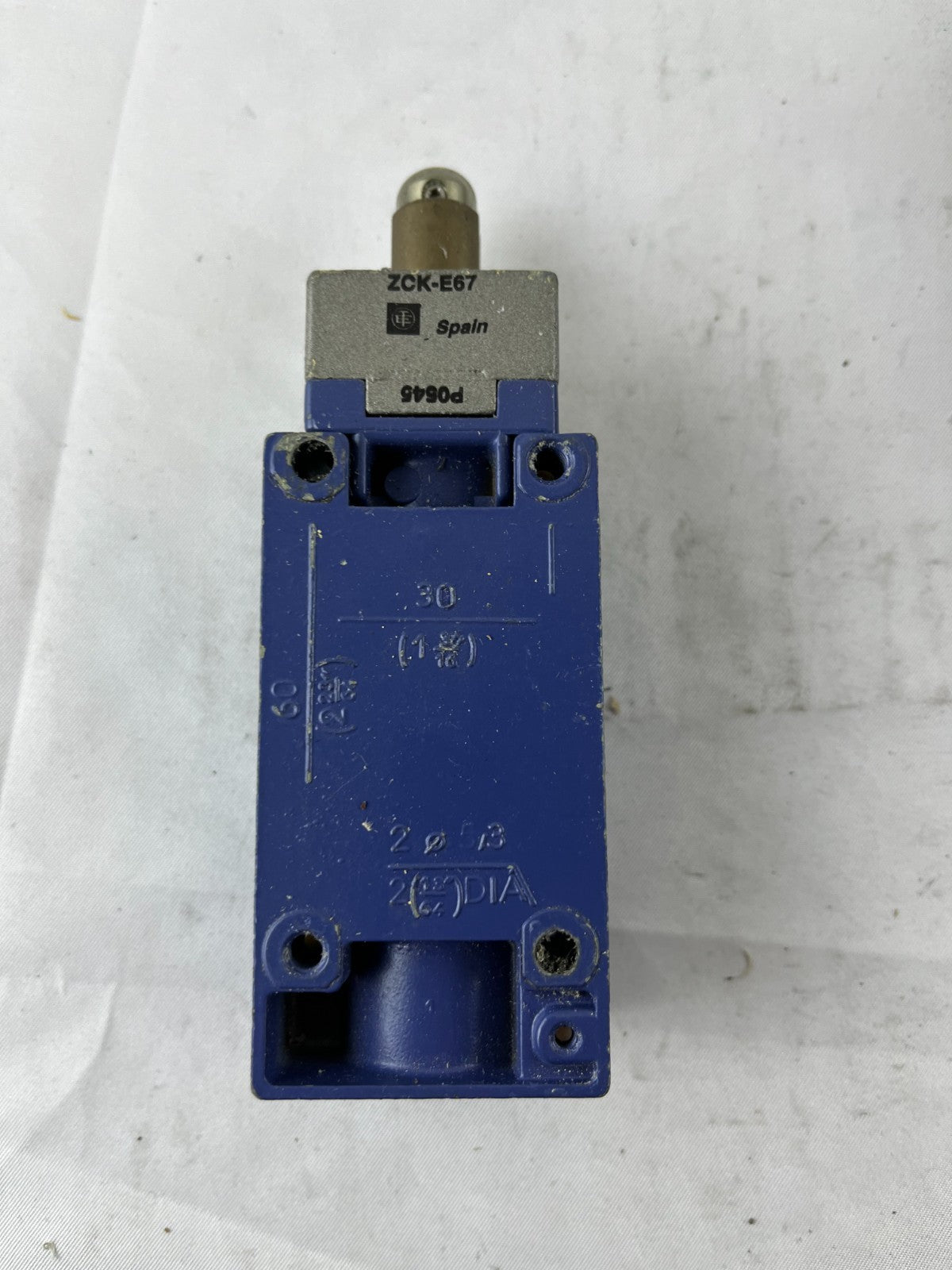Telemecanique XCK-J H29 Limit Switch with ZCK-E67 Roller Plunger Head 240V 3A