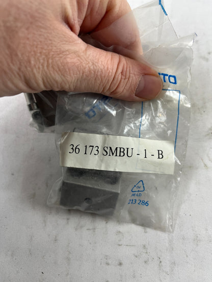 Festo SMBU-1-B 36173 Sensor Mounting Kit Size 1 – Lot of 3 New Spare Parts
