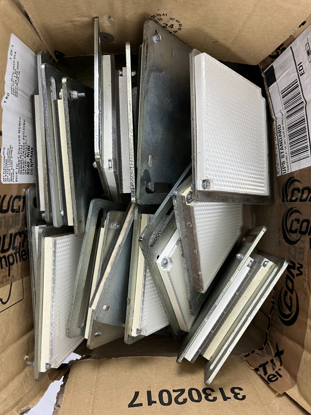Bundle of 20 Industrial Retro-Reflector Plates 10x10 cm Mounting Brackets Spares