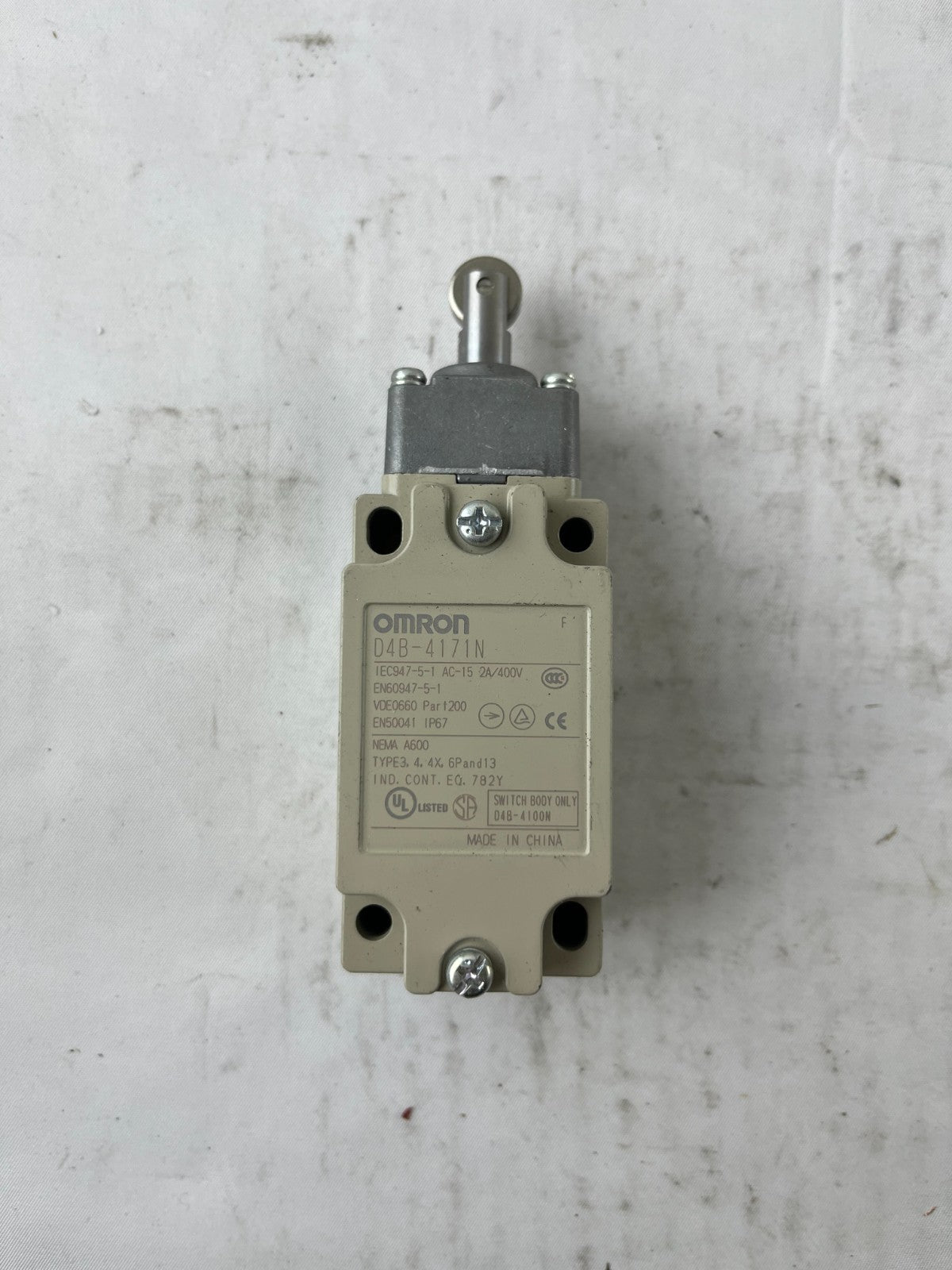 Omron D4B-4171N Limit Switch Roller Plunger 1NO/1NC 10A IP67 Used Spare Unit