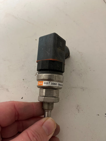 Danfoss MBT 3560 Temperature Sensor 084Z4059 -50°C to 200°C 4-20mA Pt1000, Used