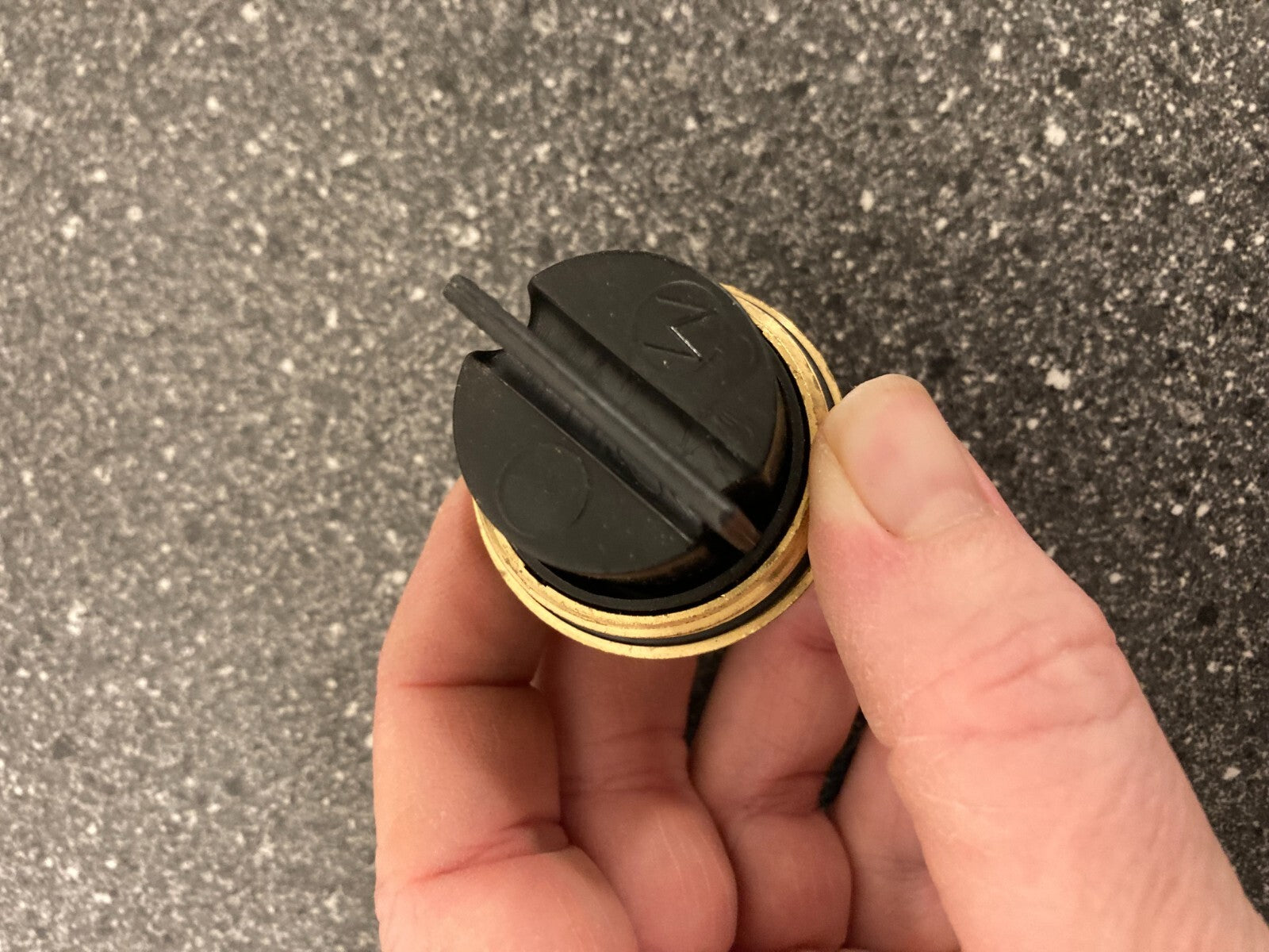 Bosch Thermotechnik Vent Valve PN: 87167571380 Made in Germany