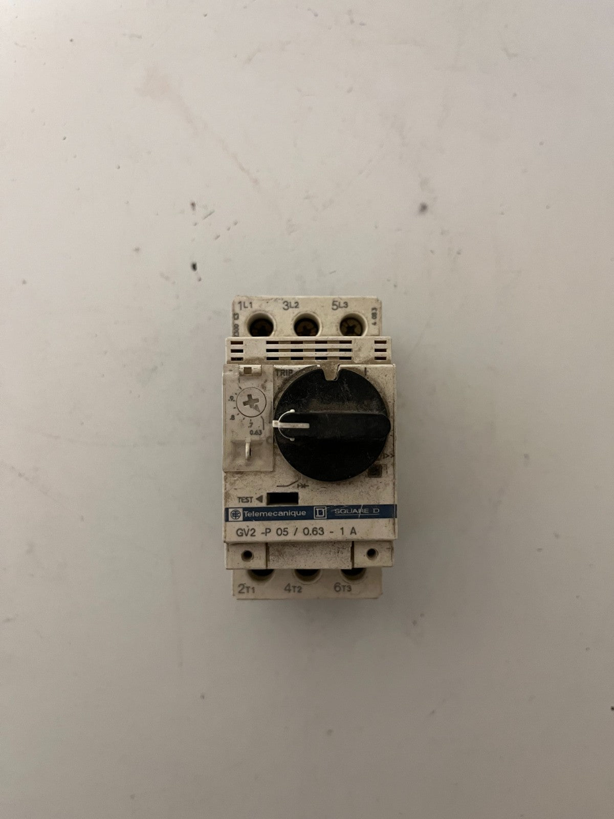 Schneider Telemecanique GV2P05 0.63–1A Motor Circuit Breaker with VU05 IEA02