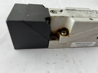 Balluff BES 517-223-M3-E Unisensor Inductive Sensor 20-250V AC/DC 15mm Used