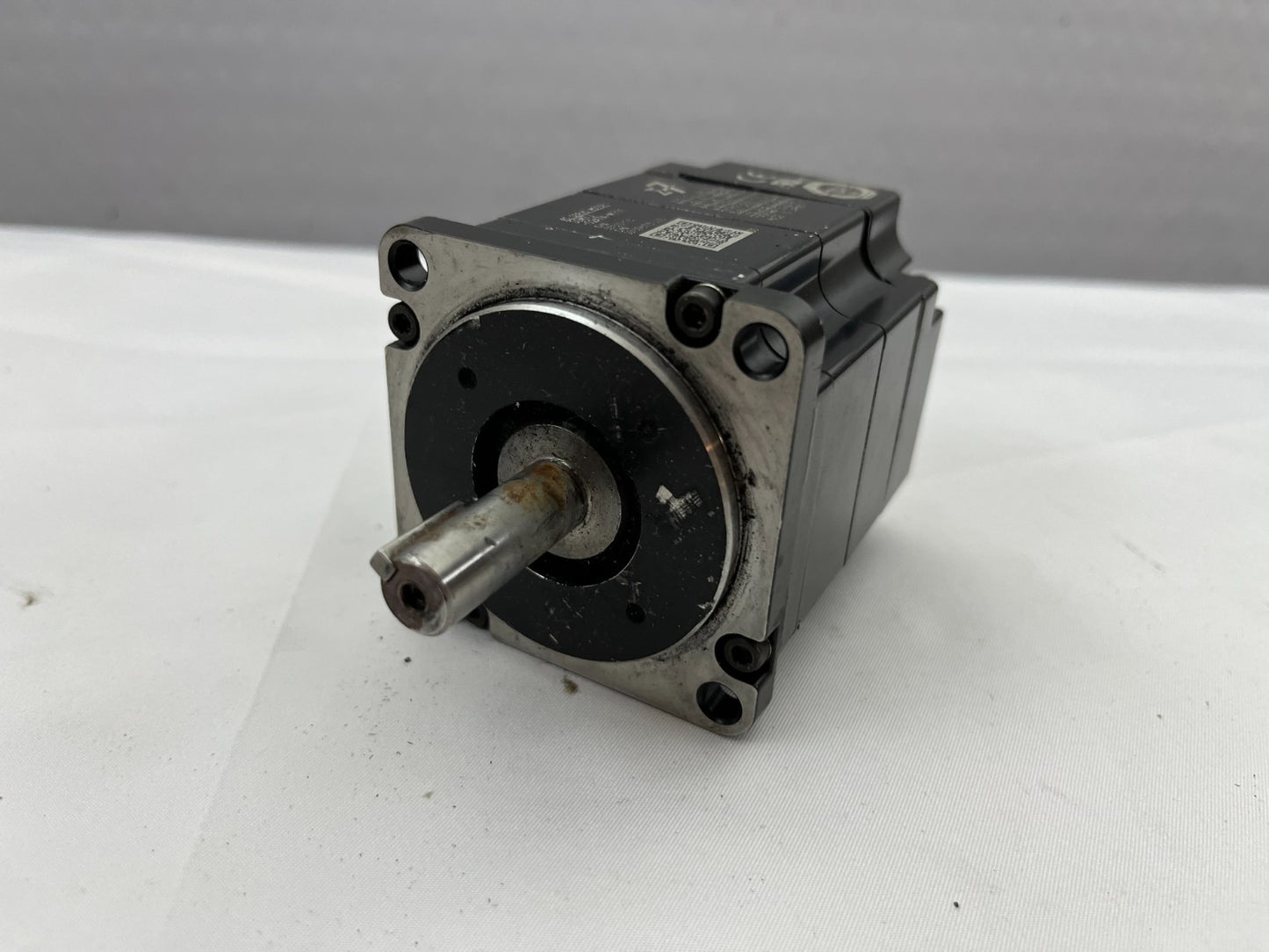 Yaskawa SGM7J-02A7A-M111 AC Servo Motor 200V 0.2kW 0.637Nm Sigma-7 Tested Used