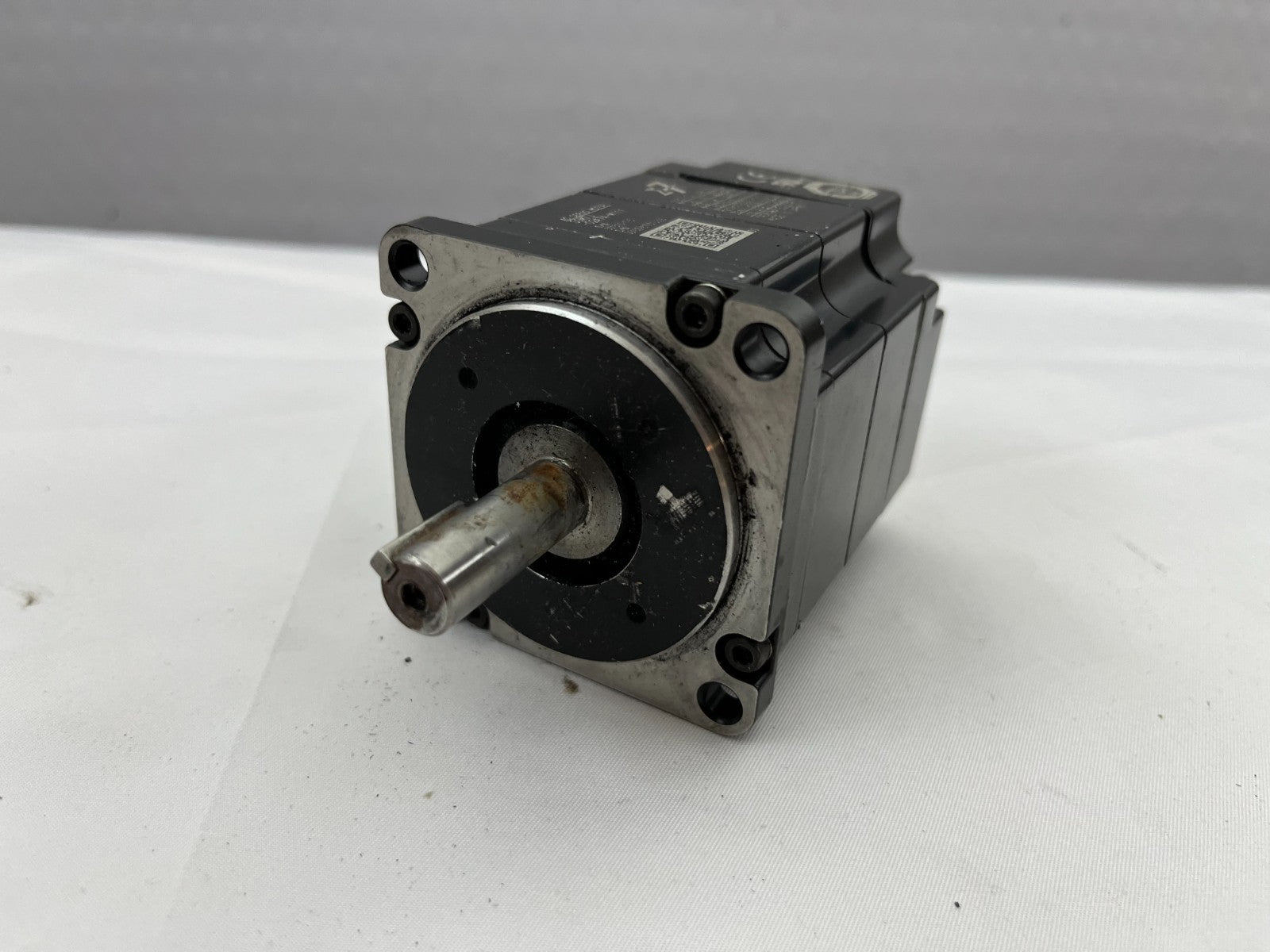 Yaskawa SGM7J-02A7A-M111 AC Servo Motor 200V 0.2kW 0.637Nm Sigma-7 Tested Used