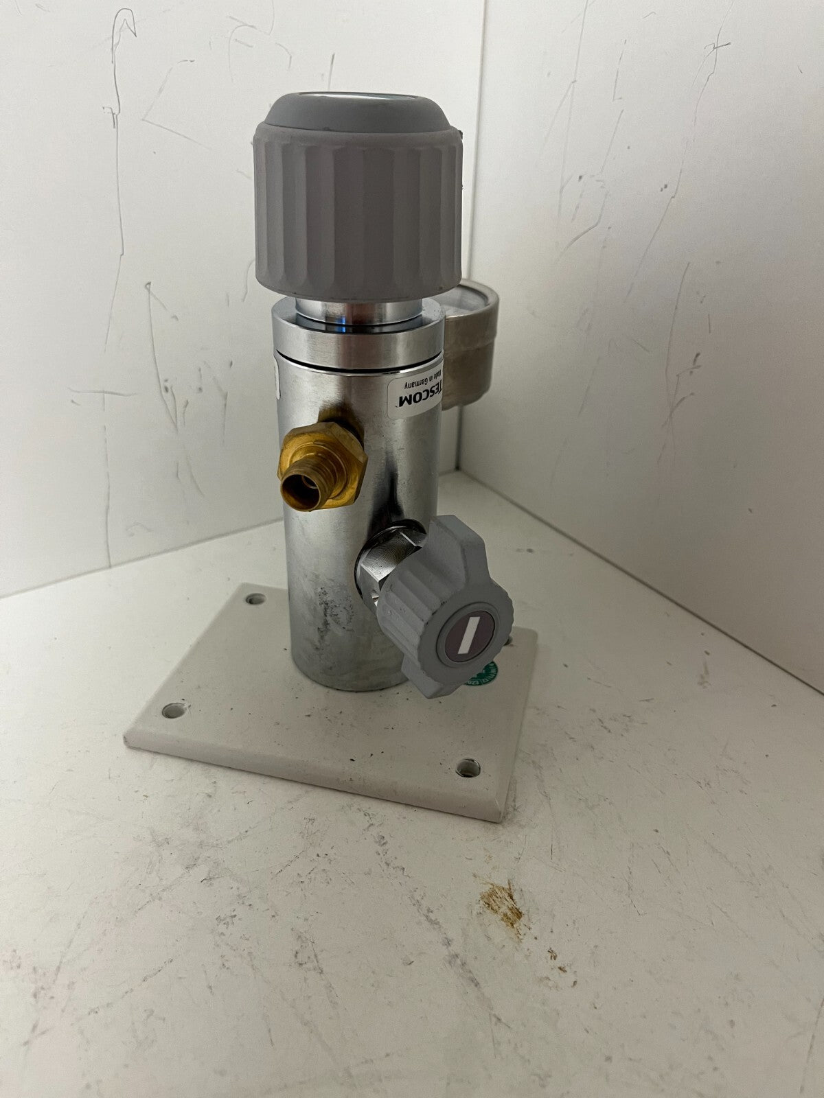 TESCOM D55022BAR-05B-G3S Pressure Regulator 0–10bar Gauge He Panel New