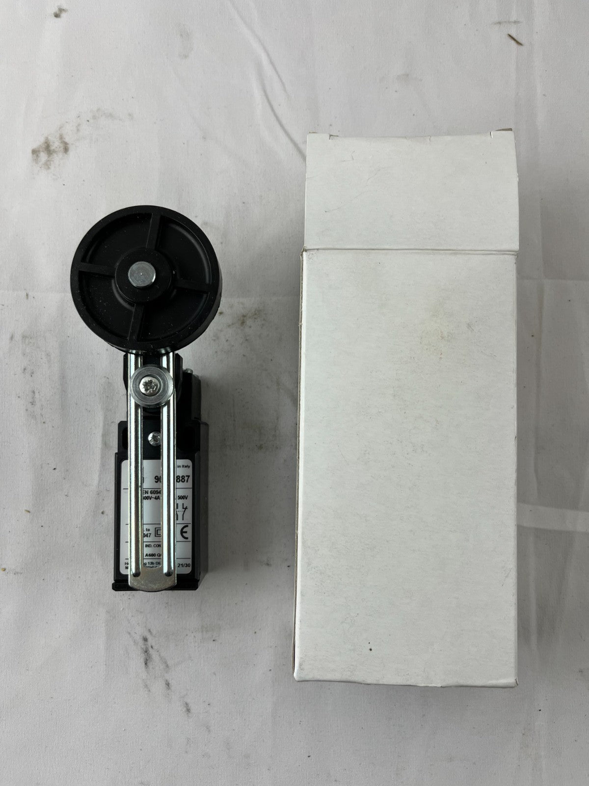 RS PRO 902-6887 Adjustable Roller Lever Limit Switch IP65 400V 10A Made Italy