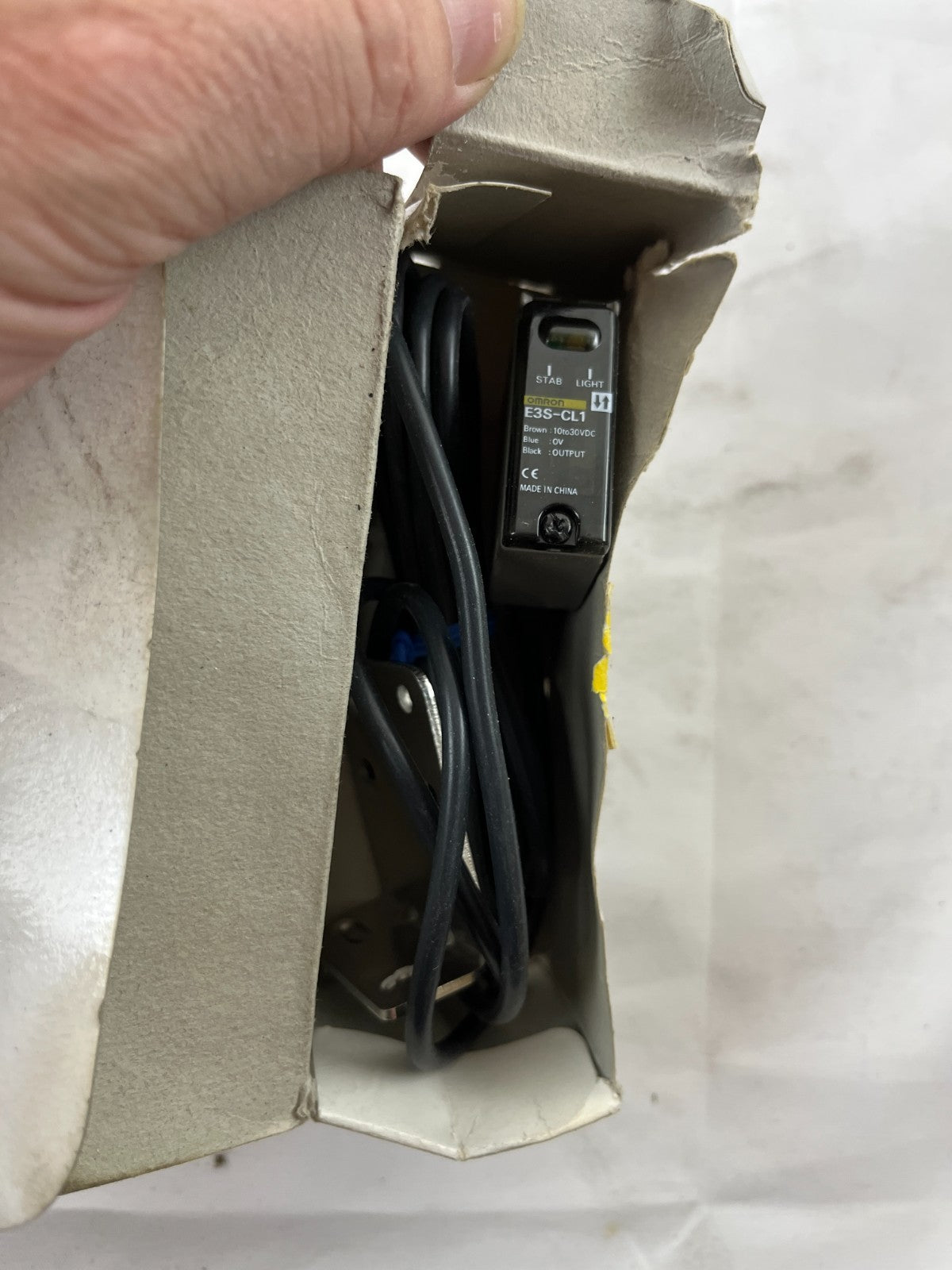 Omron E3S-CL1 Photoelectric Sensor Switch 10-30VDC 2m Cable New in Box
