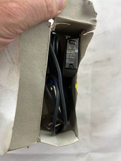 Omron E3S-CL1 Photoelectric Sensor Switch 10-30VDC 2m Cable New in Box
