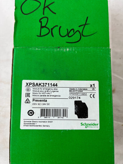 Schneider Electric XPSAK371144 Preventa Safety Relay Module XPS-AK 230VAC 24VDC