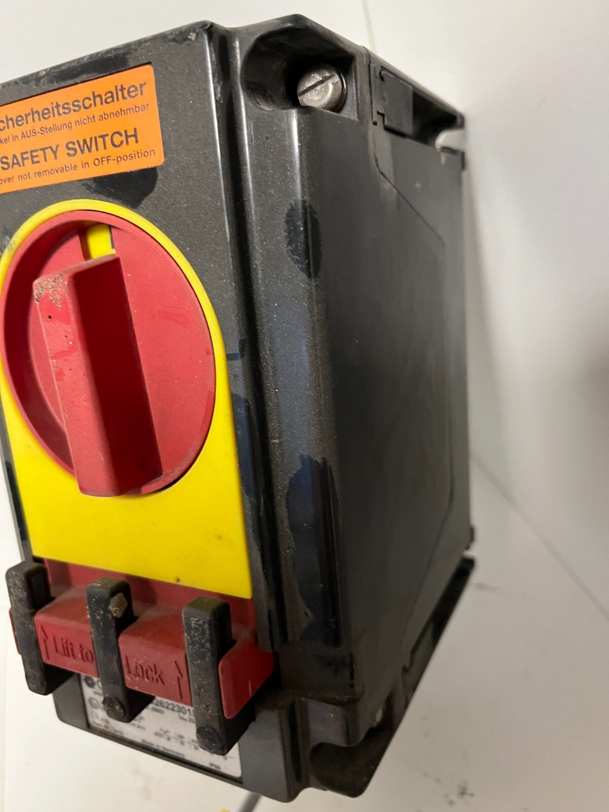 CEAG GH2622301R0002 Safety Switch, 20A, Used, Tested - Fully Working