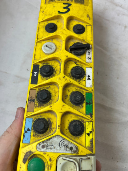 JAY Electronique UDB2 Batteries & Crane Remote Control Parts Repair Lot AS IS