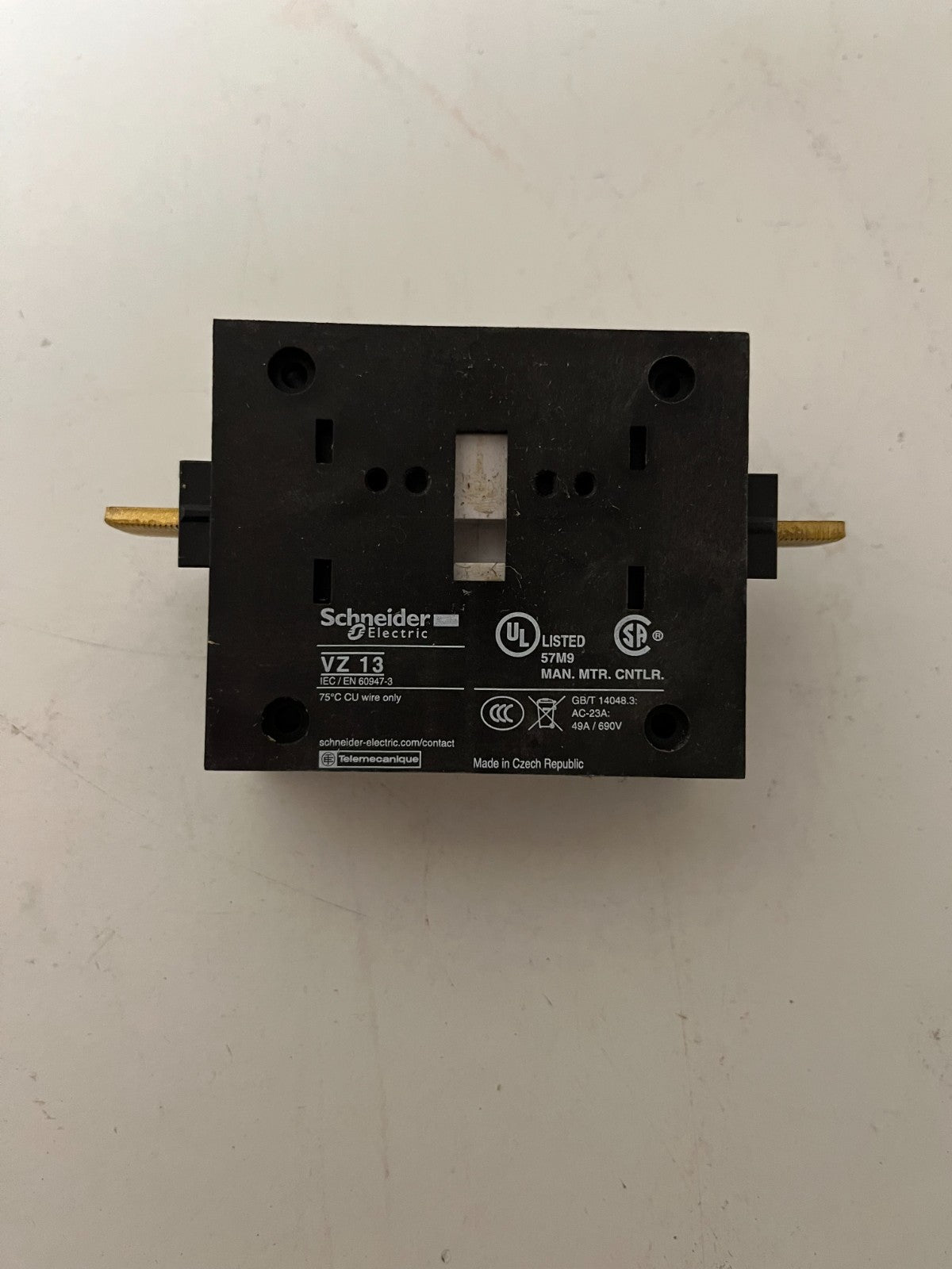 Schneider Electric VZ13 TeSys VARIO Neutral Block 175A 690V IEC Used