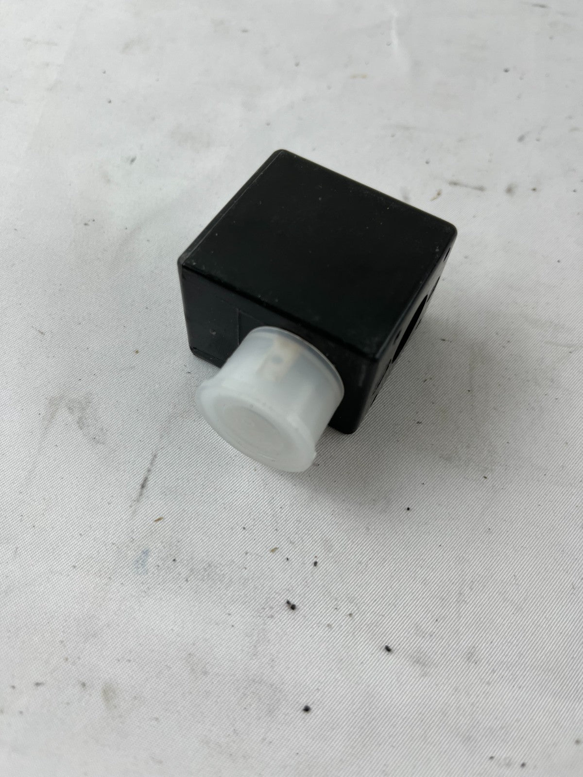 IMI Herion 0000000020002400 Solenoid Coil 24V DC 11W DIN IP65 NEW Czech Republic