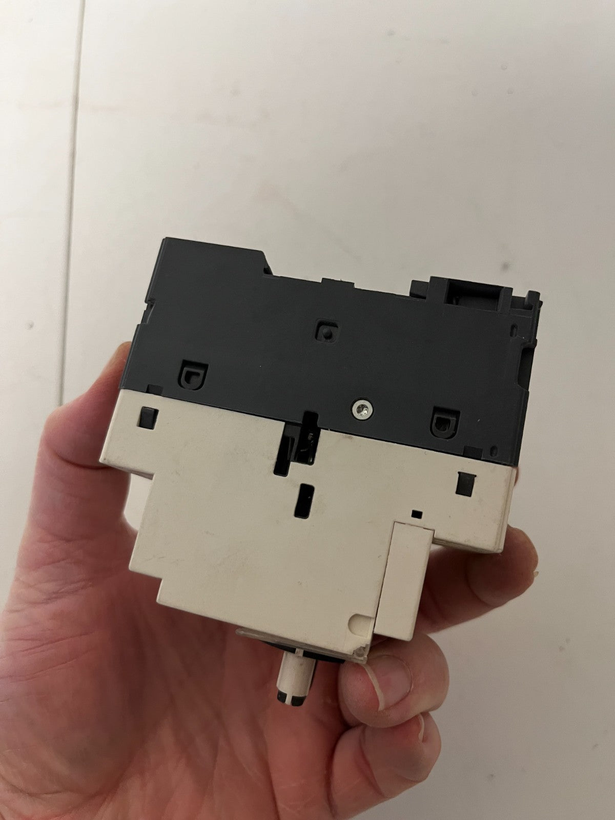 Schneider Telemecanique GV2P05 0.63–1A Motor Circuit Breaker with VU05 IEA02