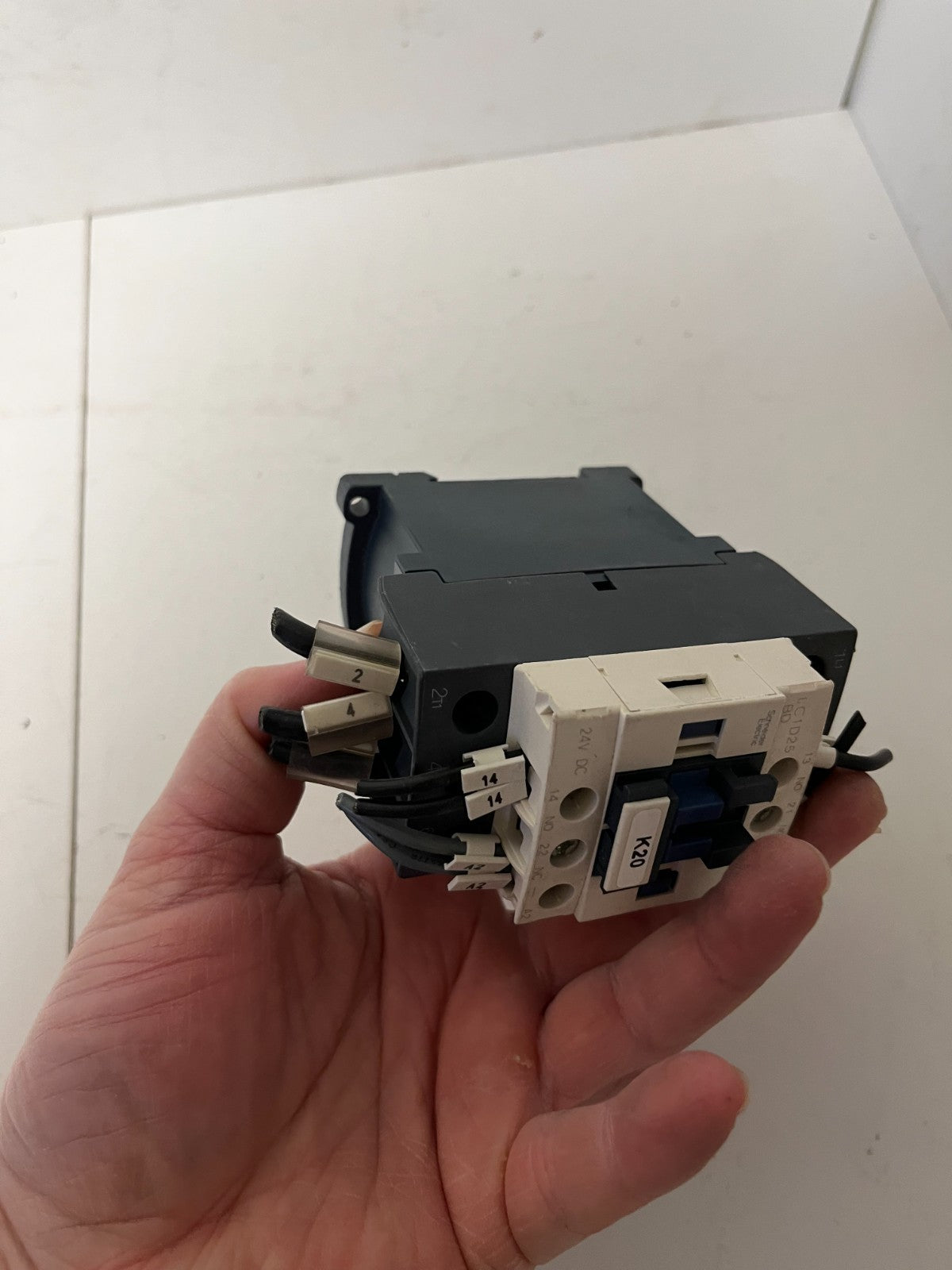 Schneider Electric LC1D25BD Contactor 25A 24V DC Coil TeSys D + LAD4TBDL Used