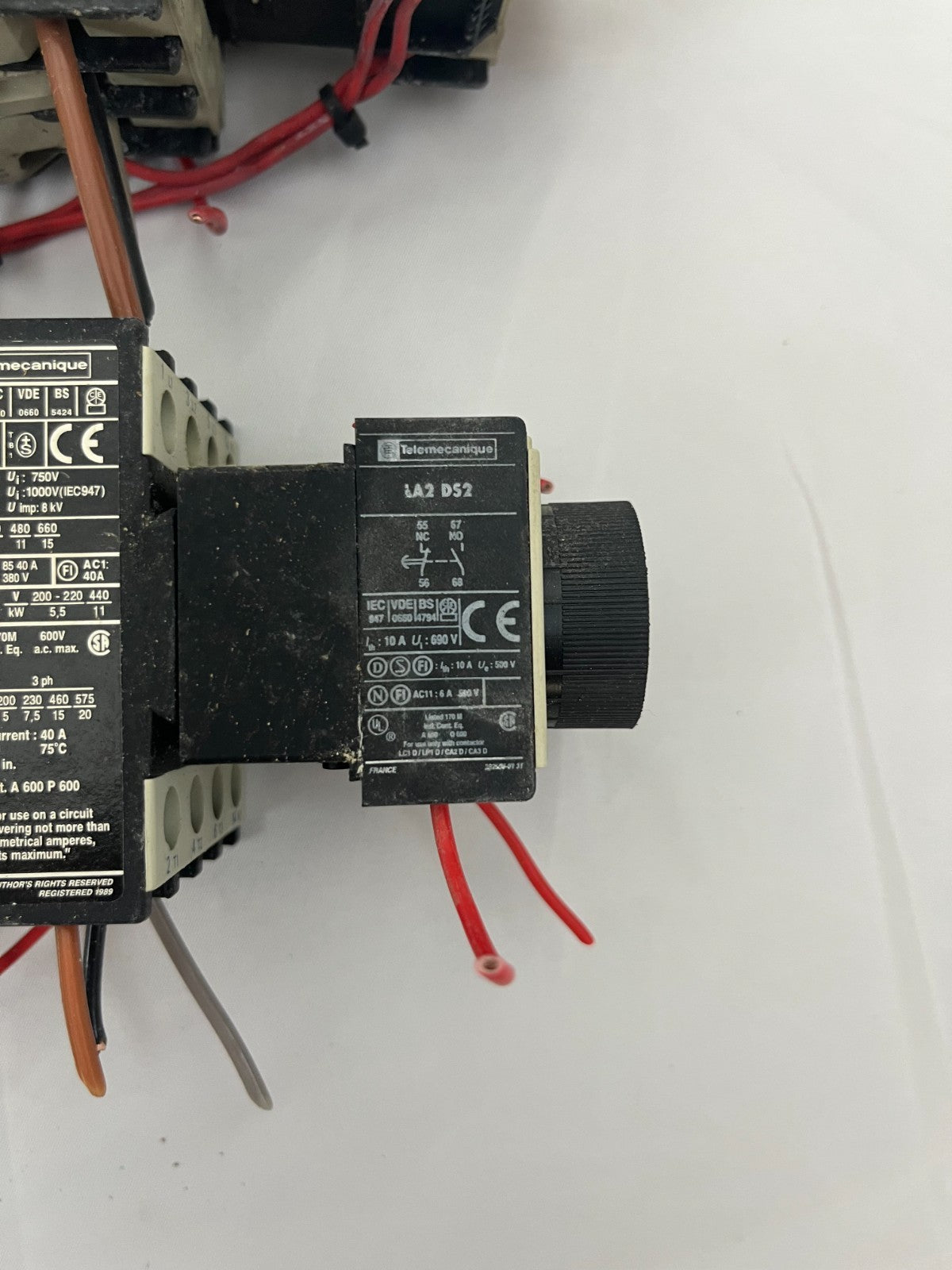 Telemecanique 40A AC Contactor + LA2 DS2 Pneumatic Time Delay Bundle – 2 Units
