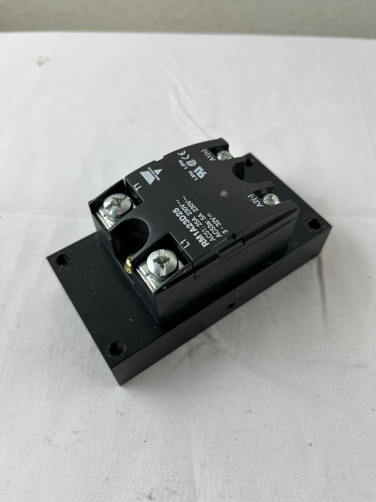 Carlo Gavazzi RM1A23D25 Solid State Relay SSR 25A 265VAC Zero Cross Panel Mount