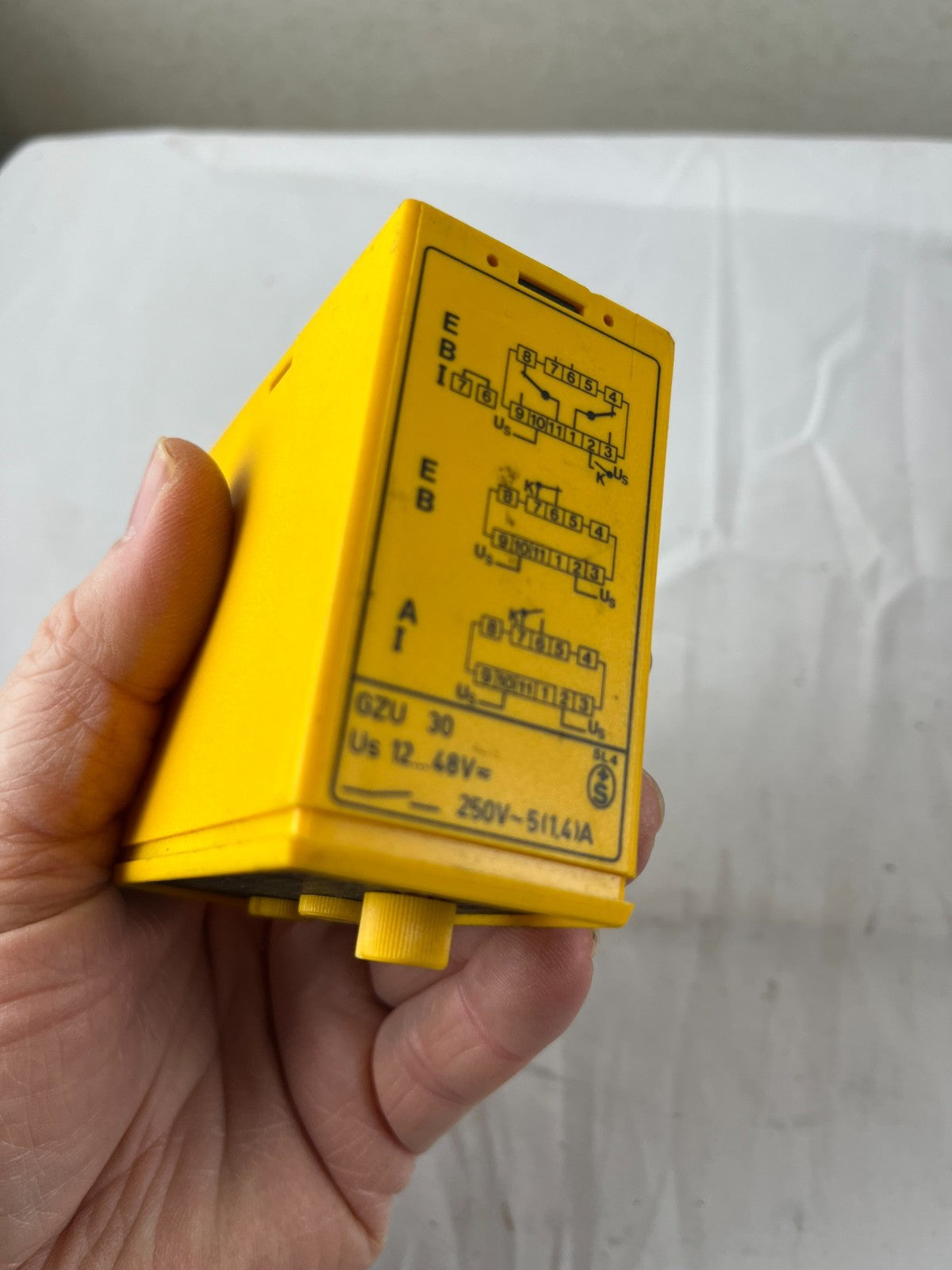 Selectron GZU 30 Timer NEW 12-48V 50ms-10h Multifunction Delay Relay Switzerland