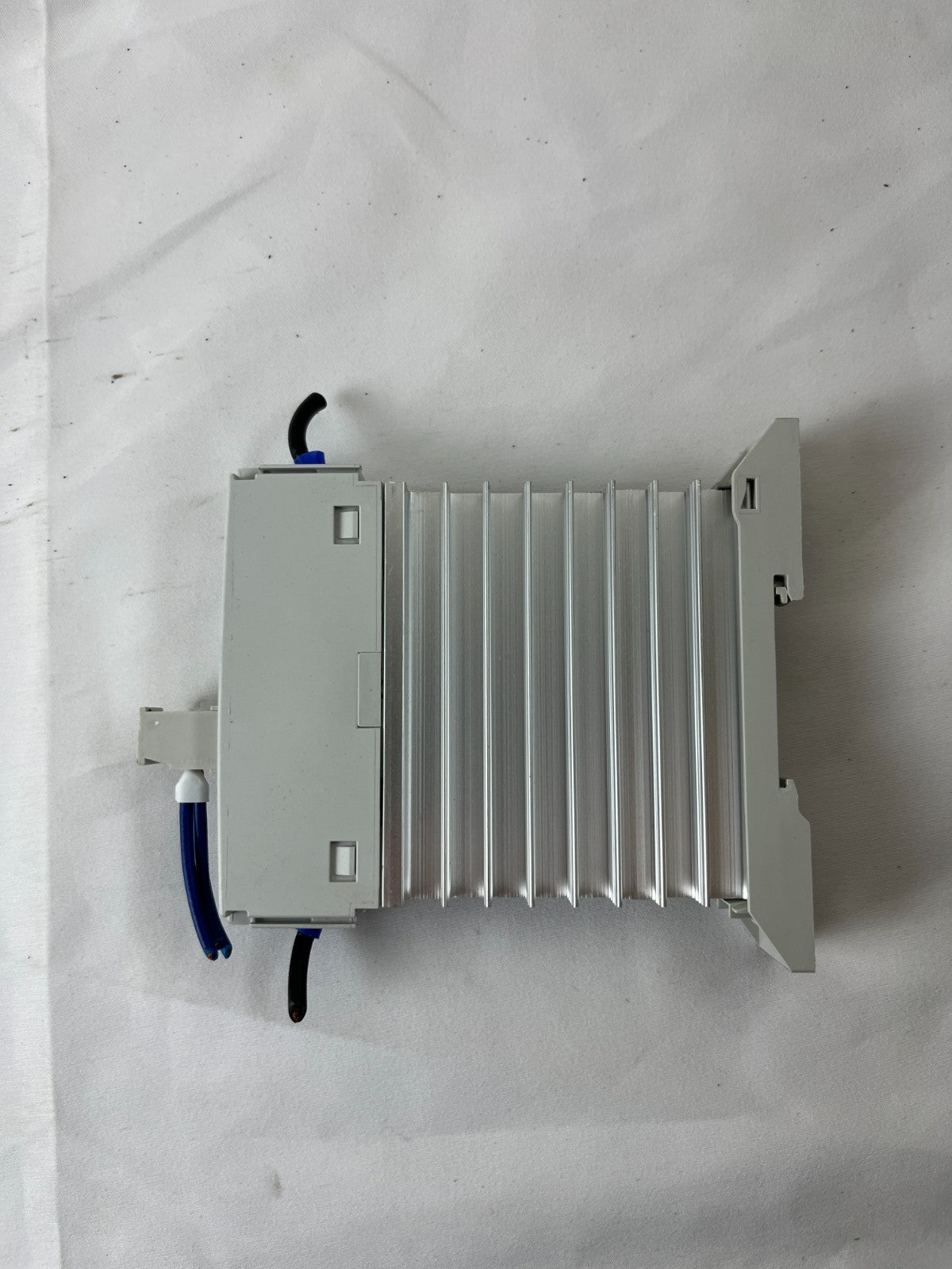 Siemens 3RF2320-1DA44 SIRIUS Solid State Relay 20A 460V 24VDC Coil Used Spare