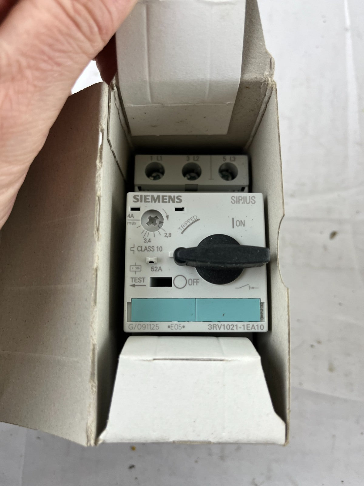 Siemens 3RV1021‑1EA10 SIRIUS Motor Protection Circuit Breaker 2.8–4A Class 10