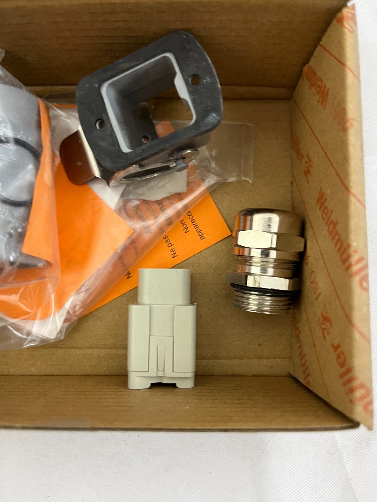 Weidmüller HDC KIT HA 04.402 M Heavy Duty Connector Set 4-Pole 16A 400V M20