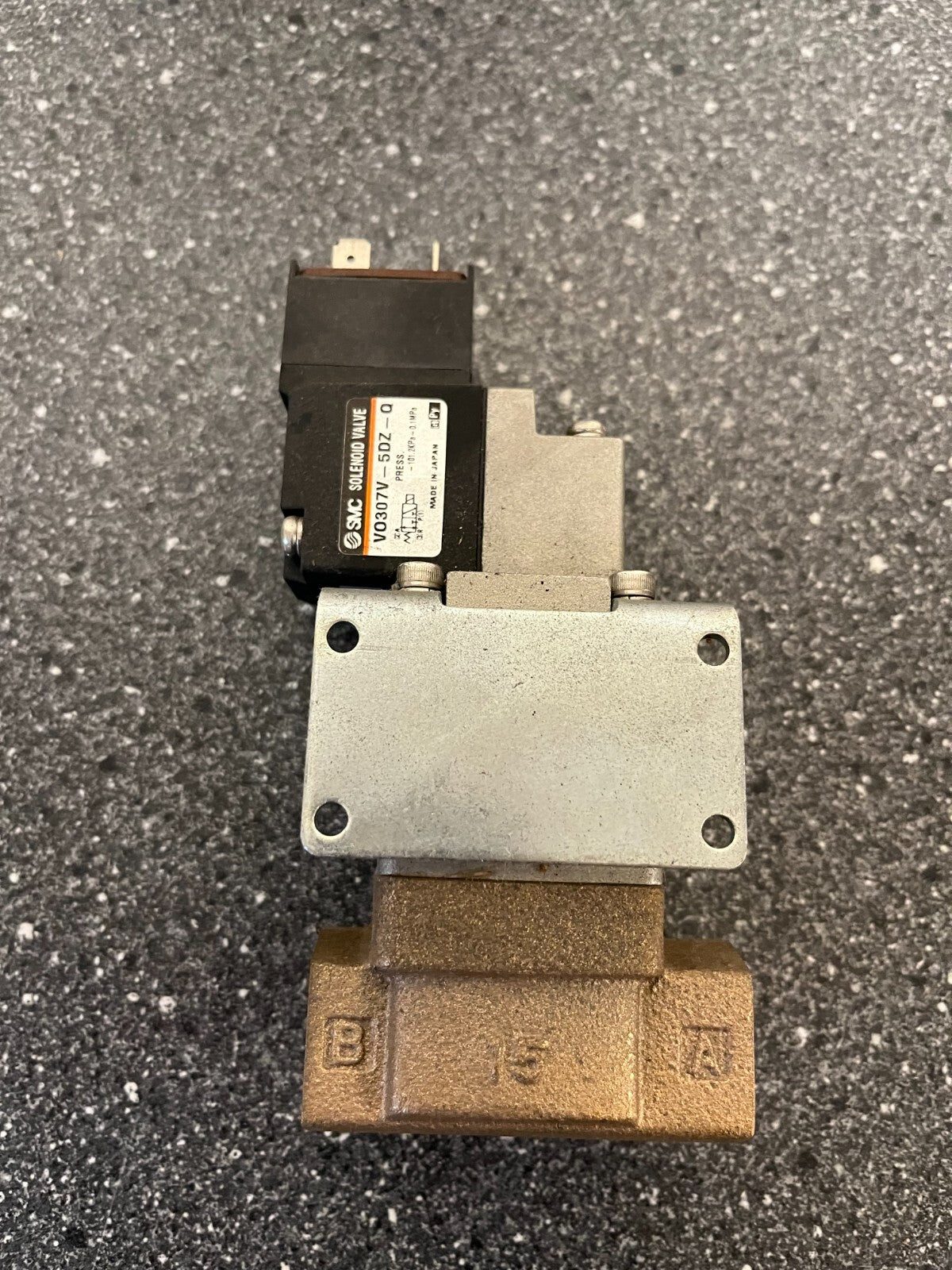 SMC VNB211AV-F15A-5DZ-B-Q-X20 Process Valve with V0307V-5DZ-Q Solenoid Valve 24V