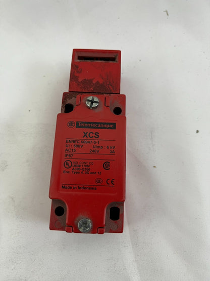 Telemecanique XCS-A702 Safety Interlock Switch 2NC 1NO IP67 500V AC Used Working